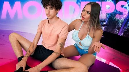 MomDrips – Desiree Dulce: Skip Video Games, Fuck Your Stepmom Instead